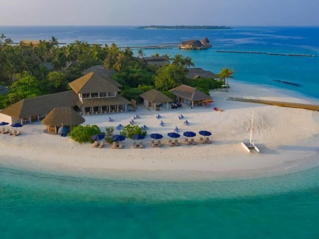 Emerald Faarufushi Resort & Spa Hotel