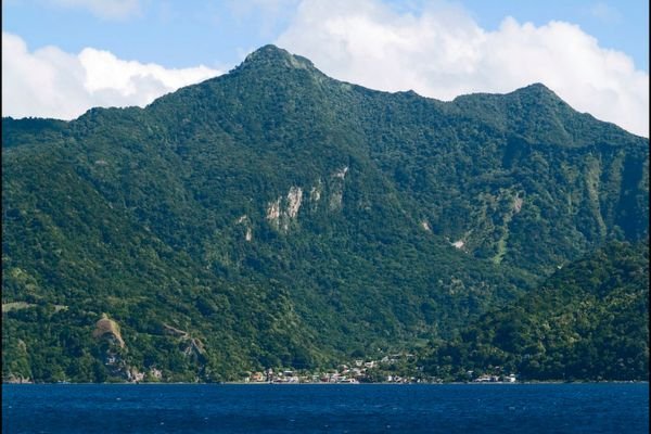 Cheap Flights to Dominica